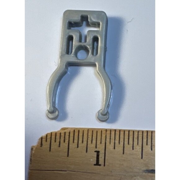 Monster High Doll Stand Clip Silver Gray Plastic Clamp Hook Mattel - Picture 4 of 4